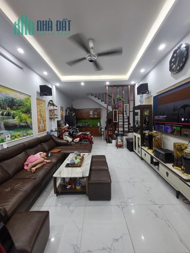 BÁN GẤP NHÀ HỒ TÙNG MẬU CẦU GIẤY, ĐẶC BIỆT HIẾM, ÔTÔ ĐỖ CỬA, SÁT PHỐ, CHỈ NHỈNH 5TỶ