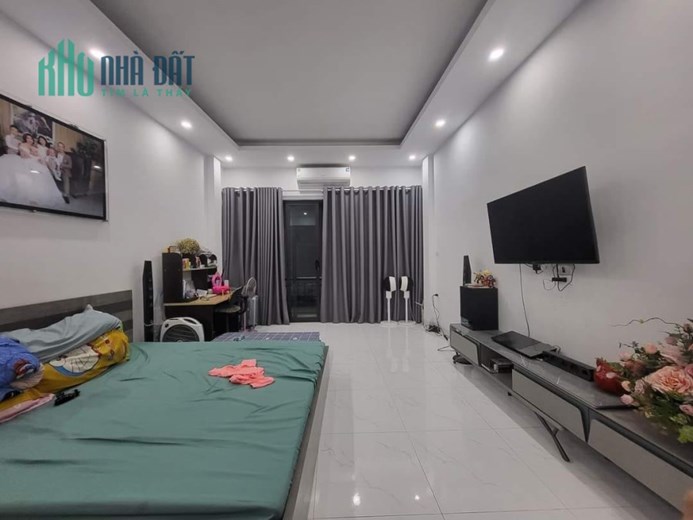 BÁN GẤP NHÀ HỒ TÙNG MẬU CẦU GIẤY, ĐẶC BIỆT HIẾM, ÔTÔ ĐỖ CỬA, SÁT PHỐ, CHỈ NHỈNH 5TỶ
