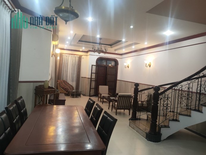 Biệt thự đẹp Full Nội thất đẳng cấp an ninh 24h, du thuyền, hồ bơi, tennis