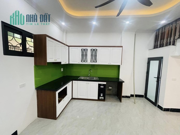 Bán nhà phố Khương Trung 20m ô tô tránh 40m2 4 tầng dân trí tuyệt giá chỉ 4,1 tỷ