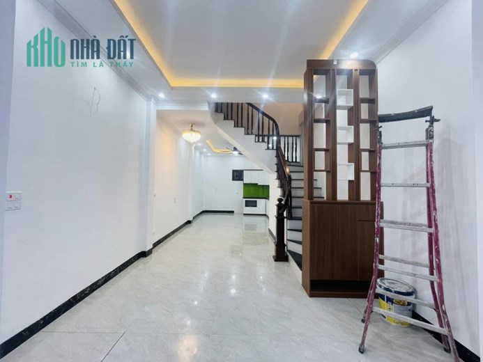 Bán nhà phố Khương Trung 20m ô tô tránh 40m2 4 tầng dân trí tuyệt giá chỉ 4,1 tỷ
