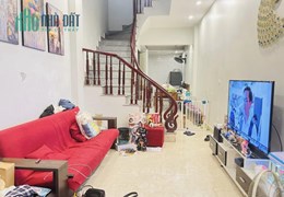 Bán nhà Quốc Tử Giám, Đống Đa 45m, 5T, phân lô cán bộ, hiếm đẹp, dân trí cao.