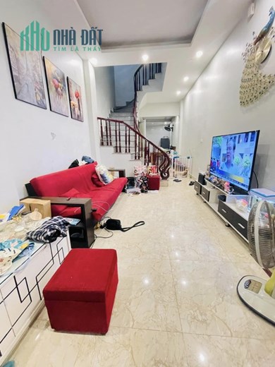 Bán nhà Quốc Tử Giám, Đống Đa 45m, 5T, phân lô cán bộ, hiếm đẹp, dân trí cao.