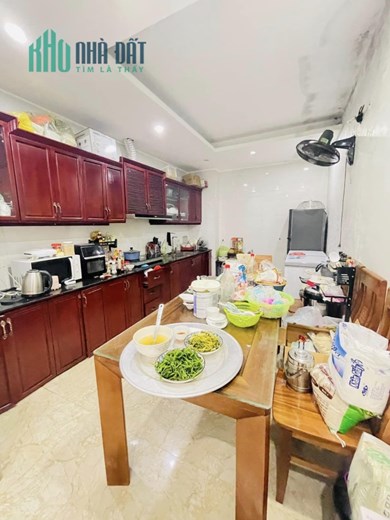 Bán nhà Quốc Tử Giám, Đống Đa 45m, 5T, phân lô cán bộ, hiếm đẹp, dân trí cao.
