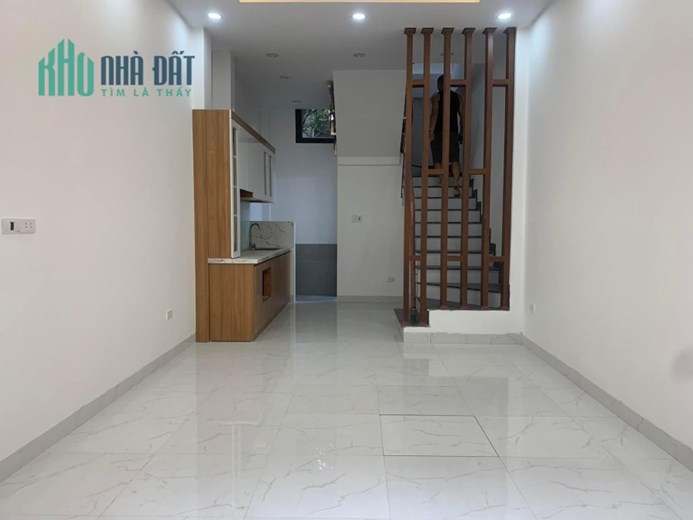 Nhà 5 tầng mới koong phố Ngô Gia Tự, ô tô đỗ cổng, DT 34m2, MT 3.6m, nhỉnh 3 tỷ