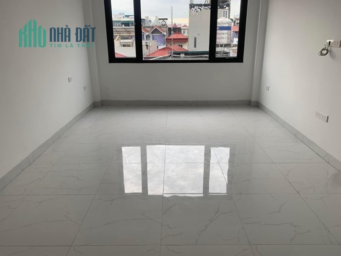 Nhà 5 tầng mới koong phố Ngô Gia Tự, ô tô đỗ cổng, DT 34m2, MT 3.6m, nhỉnh 3 tỷ