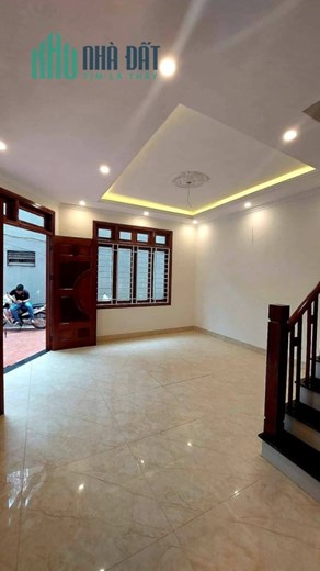 Nhà 5 tầng mới koong phố Ngô Gia Tự, Lô góc, ô tô đỗ cổng, DT 40m2, MT 5m, nhỉnh 3 tỷ.