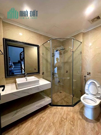 Nhà 5 tầng mới koong phố Ngô Gia Tự, Lô góc, ô tô đỗ cổng, DT 40m2, MT 5m, nhỉnh 3 tỷ.