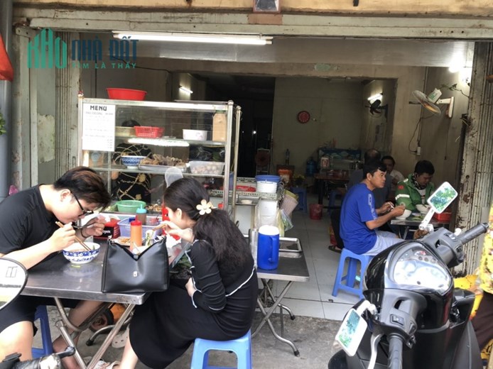 CẦN SANG LẠI QUÁN ĂN ĐANG HOẠT ĐỘNG KINH DOANH TỐT