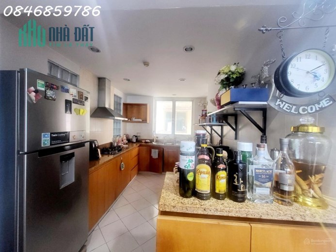 Bán căn 4PN/150m2 full đồ view hồ ban công Đông Nam tại G2 Ciputra Hà Nội, sổ đỏ sẵn sang tên nhanh
