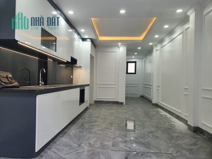 Bán nhà phố Tô Vĩnh Diện, ô tô đỗ cổng, nhà mới , 6T thang máy, nhỉnh 7 tỷ