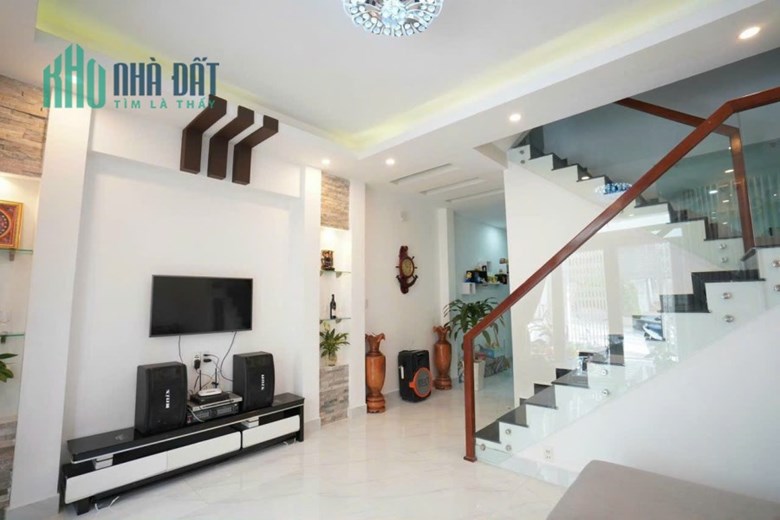 Bán nhà Gò Vấp, lô góc 2 mặt tiền hẻm oto, 58m2, 3 lầu chỉ  4.9 tỷ