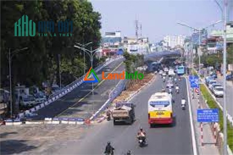Bán nhà mặt phố  Âu Cơ, dt 463m2 nhà trong đê gía 335tr/m2