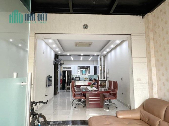 BIỆT THỰ LIỀN KỀ KHU .V.I.P QUÂN ĐỘI( THẠCH BÀN) 124 M2 x 5 TẦNG.
 CHỈ 1X,X TỶ