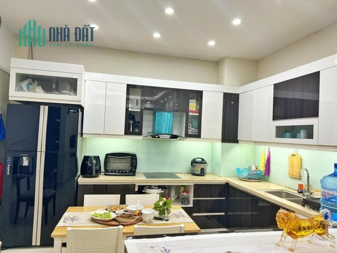 BIỆT THỰ LIỀN KỀ KHU .V.I.P QUÂN ĐỘI( THẠCH BÀN) 124 M2 x 5 TẦNG.
 CHỈ 1X,X TỶ