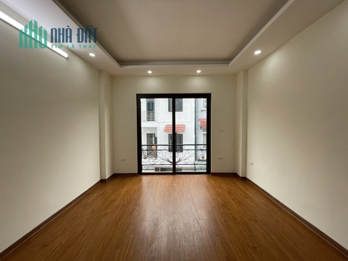 Bán nhà Giải Phóng, Hoàng Mai 46m2 Ô tô đỗ cửa, Nở Hậu nhỉnh 3 tỷ