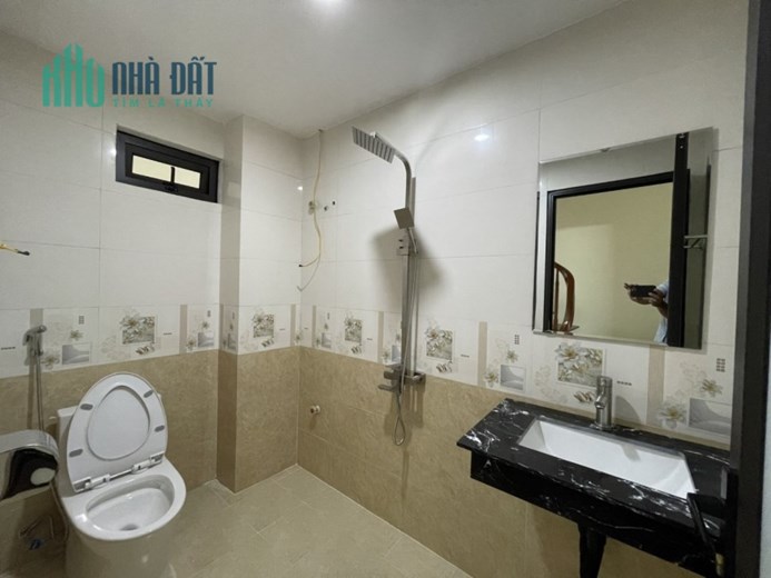 Bán nhà Giải Phóng, Hoàng Mai 46m2 Ô tô đỗ cửa, Nở Hậu nhỉnh 3 tỷ