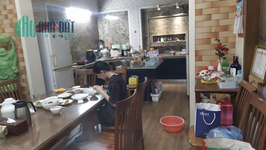 BÁN NHÀ CẦU GIẤY, PHỐ NGUYỄN KHANG 95M, 5T, MT 4.5M, MẶT PHỐ, 2 THOÁNG, KD, NHỈNH 18 TỶ, 0937651883.