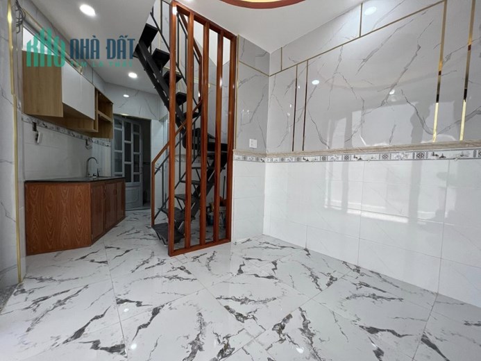 NHÀ XÓM CHIẾU, Q.4, HẼM 3 M, DT: 4x7, 2 TẦNG, 2.85 TỲ.