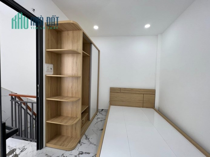 NHÀ XÓM CHIẾU, Q.4, HẼM 3 M, DT: 4x7, 2 TẦNG, 2.85 TỲ.