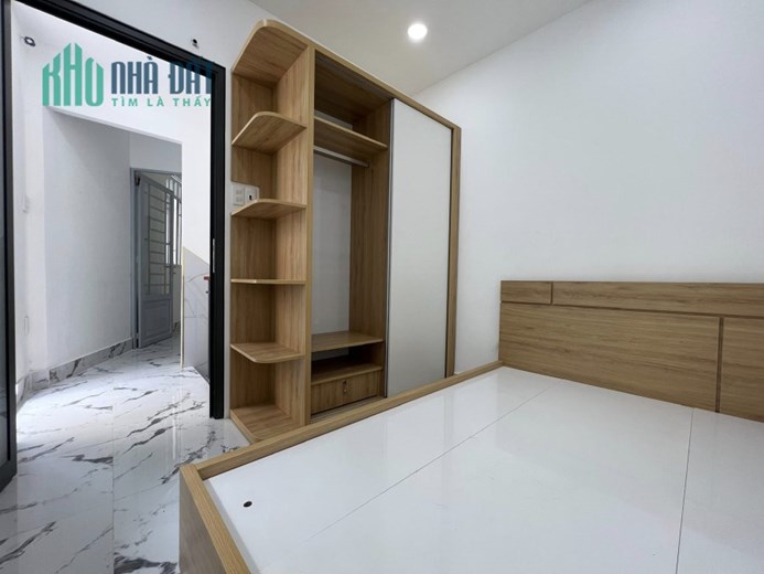 NHÀ XÓM CHIẾU, Q.4, HẼM 3 M, DT: 4x7, 2 TẦNG, 2.85 TỲ.