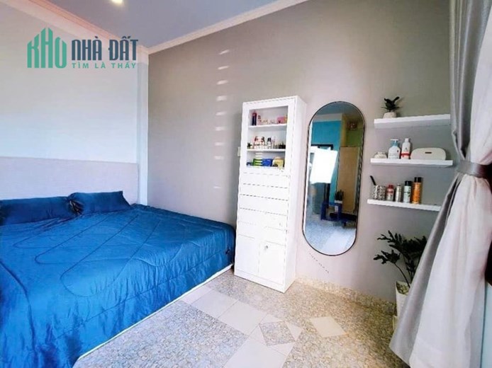 nhà hẻm lê thánh tôn sát VINCOM 12pn 14wc