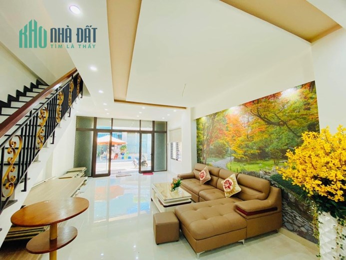 GIÁ TỐT NHẤT THỊ TRƯỜNG 3 TẦNG 3 MÊ MT MẸ NHU FULL NỘI THẤT
