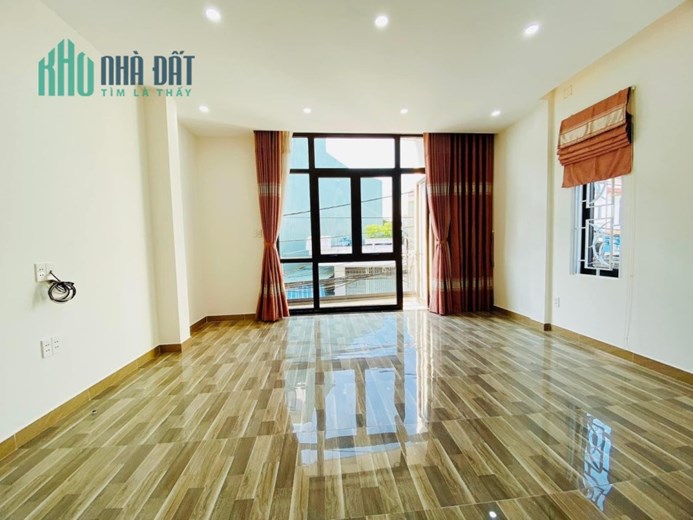 GIÁ TỐT NHẤT THỊ TRƯỜNG 3 TẦNG 3 MÊ MT MẸ NHU FULL NỘI THẤT