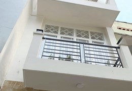 Nhà thuê 3 Tầng hẻm 4m đường Nguyễn Trãi P11Q5 - 15 Triệu