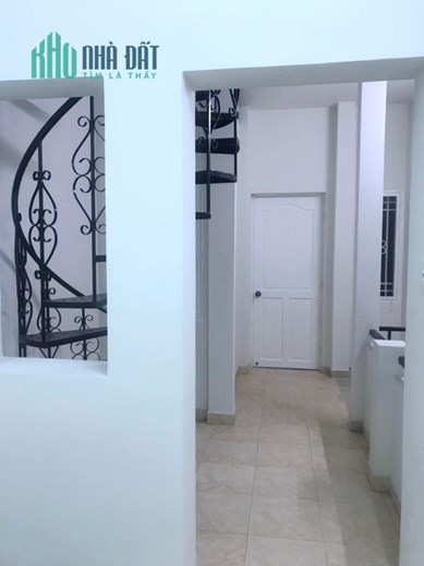 Nhà thuê 3 Tầng hẻm 4m đường Nguyễn Trãi P11Q5 - 15 Triệu