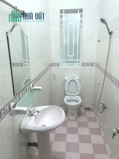 Nhà thuê 3 Tầng hẻm 4m đường Nguyễn Trãi P11Q5 - 15 Triệu