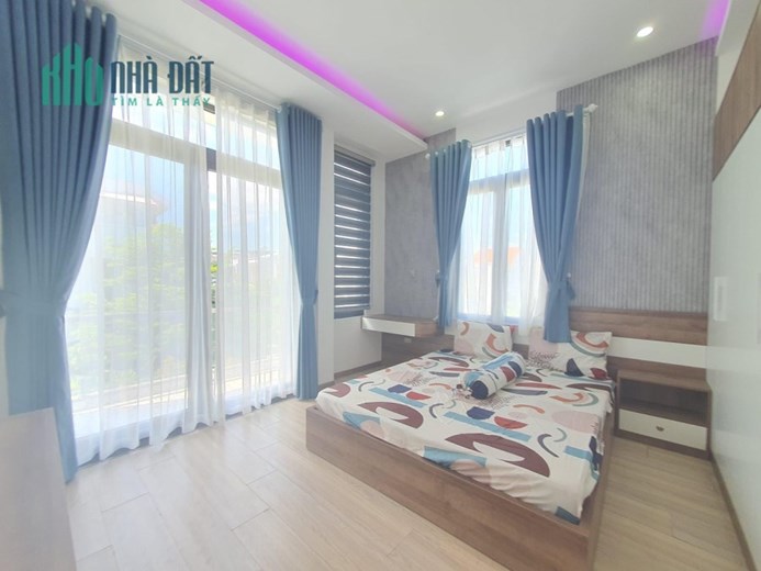 BÁN CĂN GÓC 2 MT ĐƯỜNG LÝ TRIỆN 4 TẦNG ĐÚC CỨNG CÁP