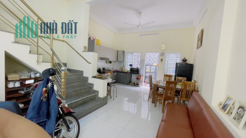 Nhà mặt tiền phù hợp làm Văn Phòng, mở tiệm Vàng, 4 tầng, 5m x 17m giá 12.5 tỷ