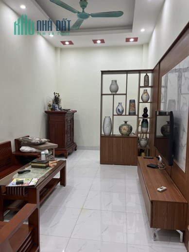 Cho thuê nhà Vạn Phúc 45m2 x 4 tầng, 3 tầng hoàn chỉnh, 1 tầng tum khép kín