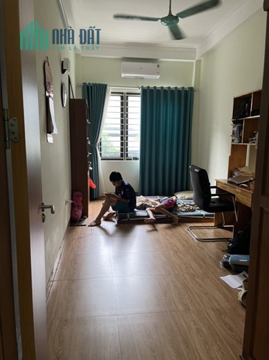 Cho thuê nhà Vạn Phúc 45m2 x 4 tầng, 3 tầng hoàn chỉnh, 1 tầng tum khép kín