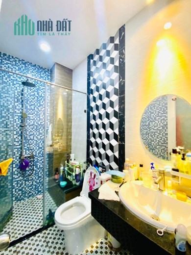 BÁN NHÀ TÂN PHÚ, TÔ HIỆU - XE TẢI VÀO NHÀ - 4 TẦNG BTCT - 4.2x15 SỔ VUÔNG
