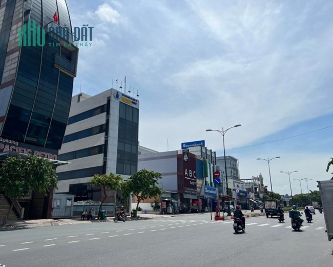 Mặt tiền Kinh Doanh Lê Văn Việt, 100M²(5*20), Mặt bằng cho thuê 200Tr/Năm, GPXD 5 Tầng, giá 14.99 tỷ