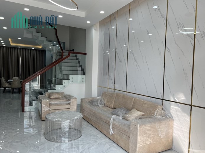 Bán Nhà 4 Tầng HXH Lê Văn Việt, Quận 9, 135m2, hoàn côn, vị trí đỉnh của đỉnh, rẽ nhất khu vực