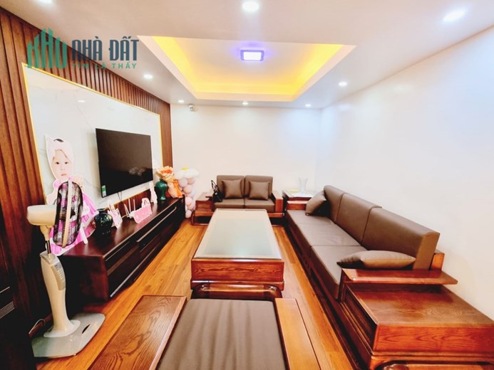 Bán nhà mặt ngõ phố Hào Nam, 20 ô tô , nhà đẹp, 46m, 6T, nhỉnh 5 tỷ.