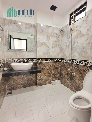 Nhà mặt ngõ Tam Trinh View Timescity 35m2*5 Tầng Mới Koong giá 3.95 Tỷ