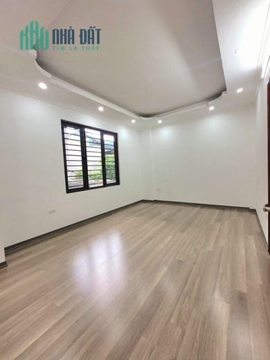 Nhà mặt ngõ Tam Trinh View Timescity 35m2*5 Tầng Mới Koong giá 3.95 Tỷ