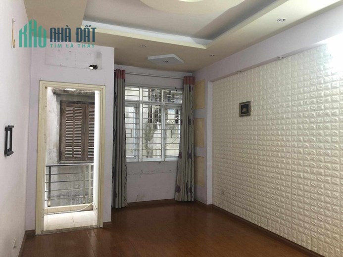 Cho thuê nhà nguyên căn, HGĐ, Đội Cấn 30m2, 4T, 3N, 8.5 tr, ô tô, Ba Đình.