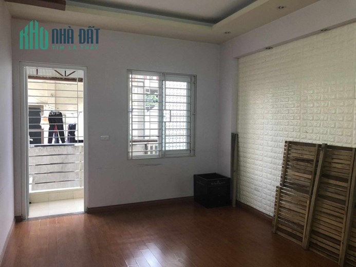 Cho thuê nhà nguyên căn, HGĐ, Đội Cấn 30m2, 4T, 3N, 8.5 tr, ô tô, Ba Đình.