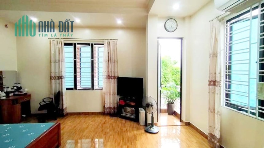 Bán nhà Tái định cư Sao Sáng, 40m 3 tầng lô góc cực đẹp GIÁ 4.25 tỉ
