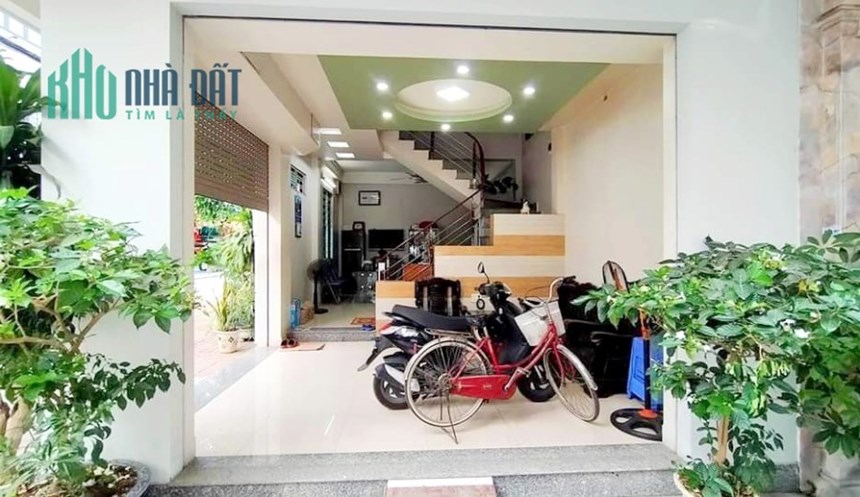 Bán nhà Tái định cư Sao Sáng, 40m 3 tầng lô góc cực đẹp GIÁ 4.25 tỉ