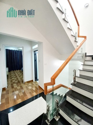 Bán nhà phố Chợ Hàng, diện tích 54m 3 tầng độc lập sau mặt đường, GIÁ 3.45 tỉ