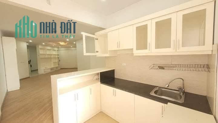 Hàng Hiếm! Nhà đẹp 24T1 hoàng Đạo thúy  122m2 -3Pn - BC Đn - 4,4 tỷ 0968396062