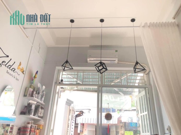 không có thời gian về quản lý tiệm nên cần sang nhượng lại mặt bằng spa ở gần Chợ Phú Nhuận
