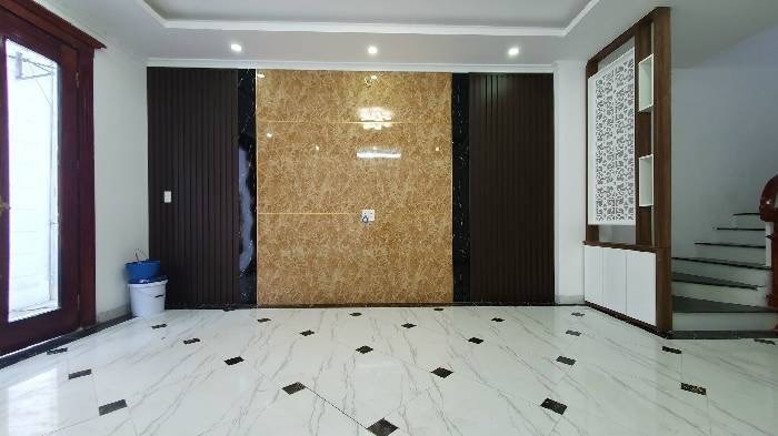 LÔ GÓC – THANG MÁY – Ô TÔ ĐỖ CỬA – THẠCH BÀN – LONG BIÊN – GIÁ 4.95 TỶ .