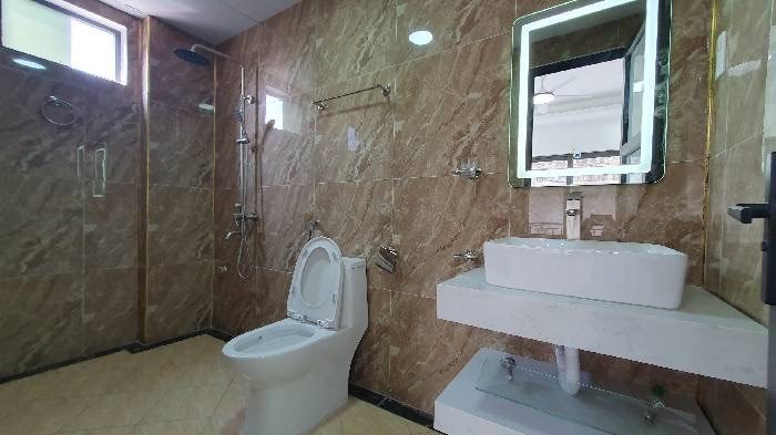 LÔ GÓC – THANG MÁY – Ô TÔ ĐỖ CỬA – THẠCH BÀN – LONG BIÊN – GIÁ 4.95 TỶ .